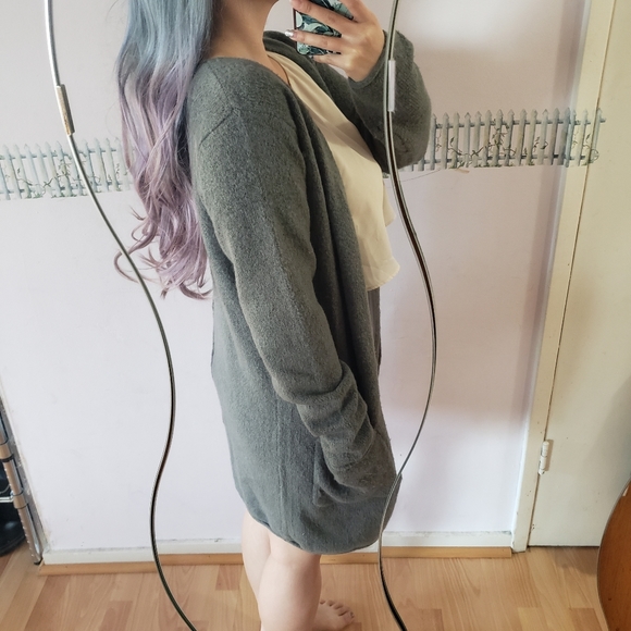 Cardigan - Picture 3 of 9